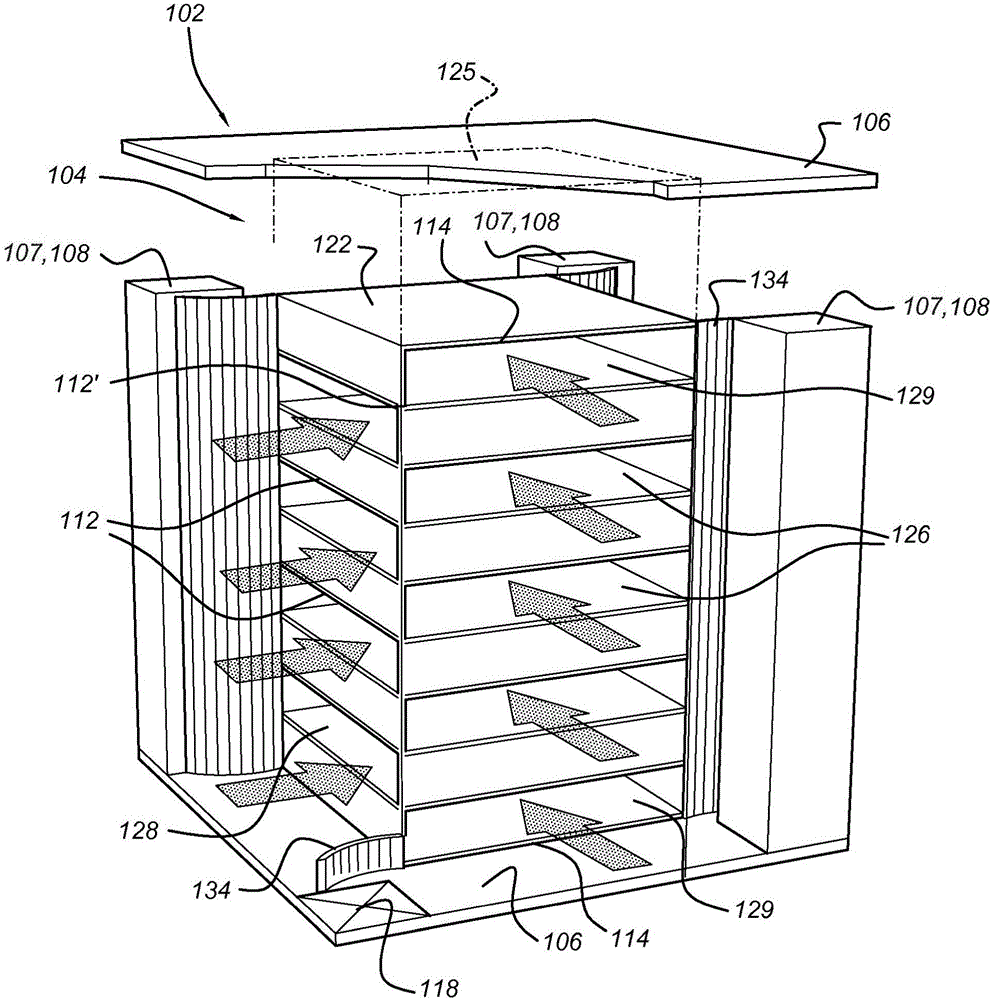 Plate heat exchangers comprising external heat exchange plates with improved connections to end plates