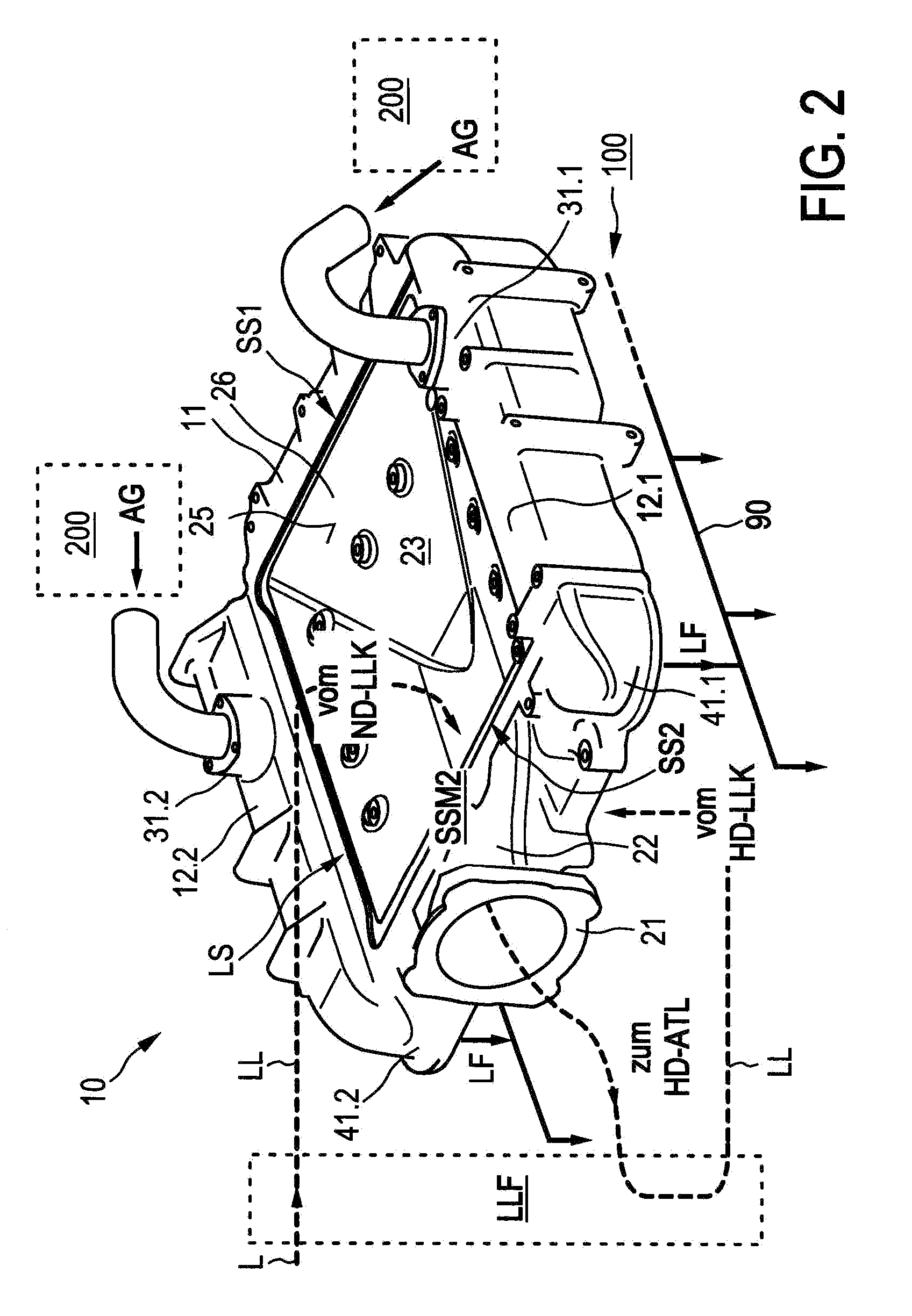 Connection box with charging fluid supply arrangement for an internal combustion engine