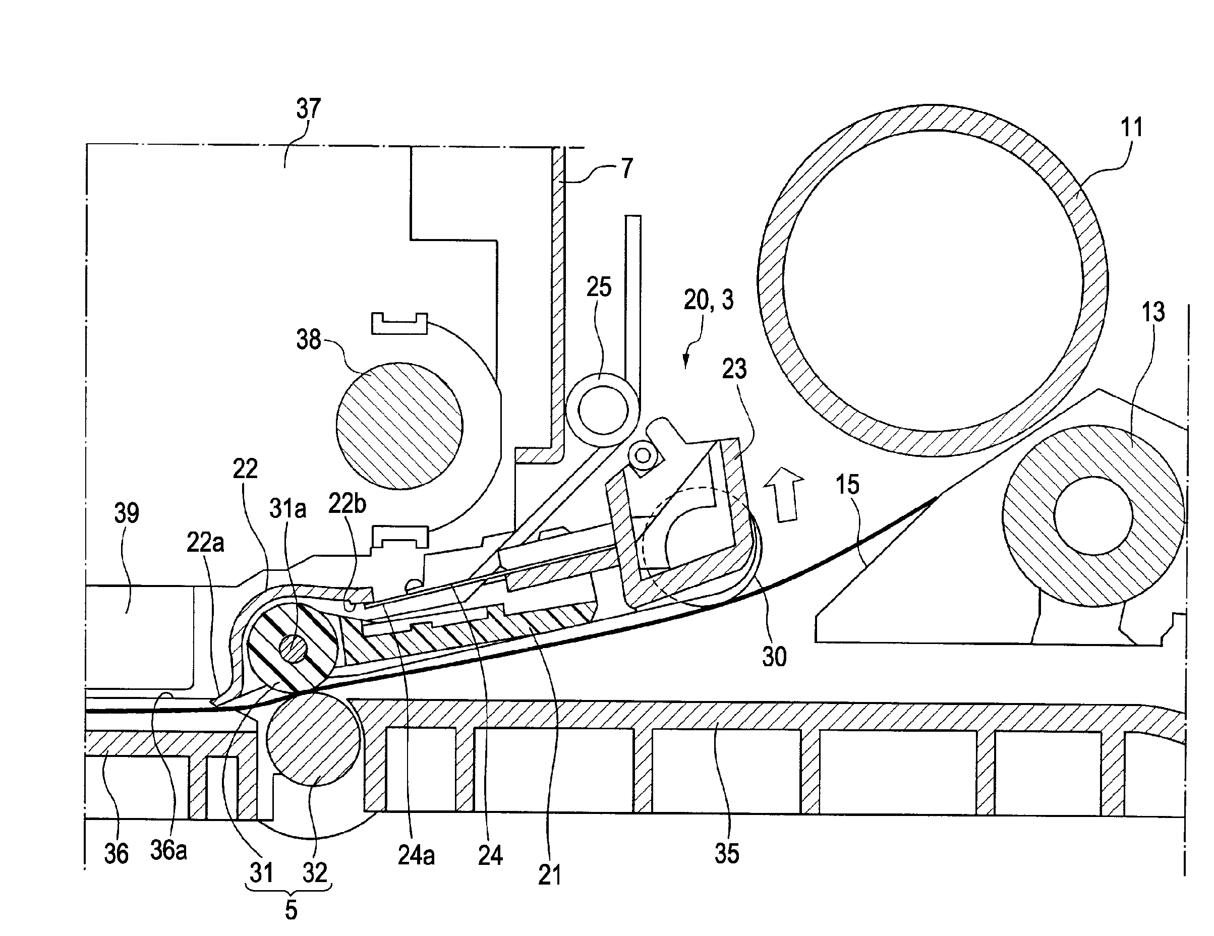 Recording medium transporting device and recording apparatus