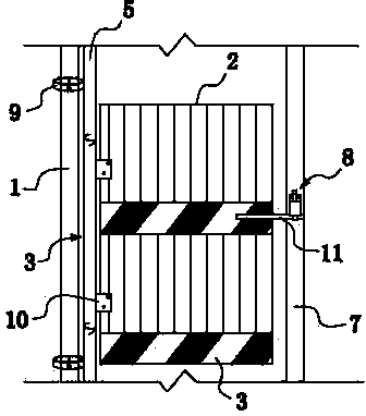 A construction elevator protective door capable of automatically closing