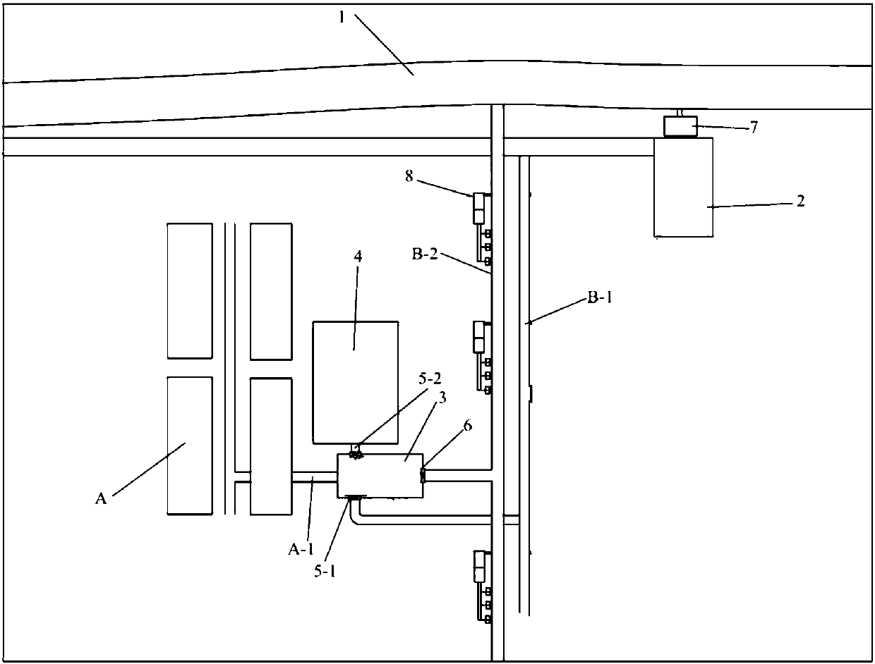 Combined water drainage system for sewage and rainwater and control method