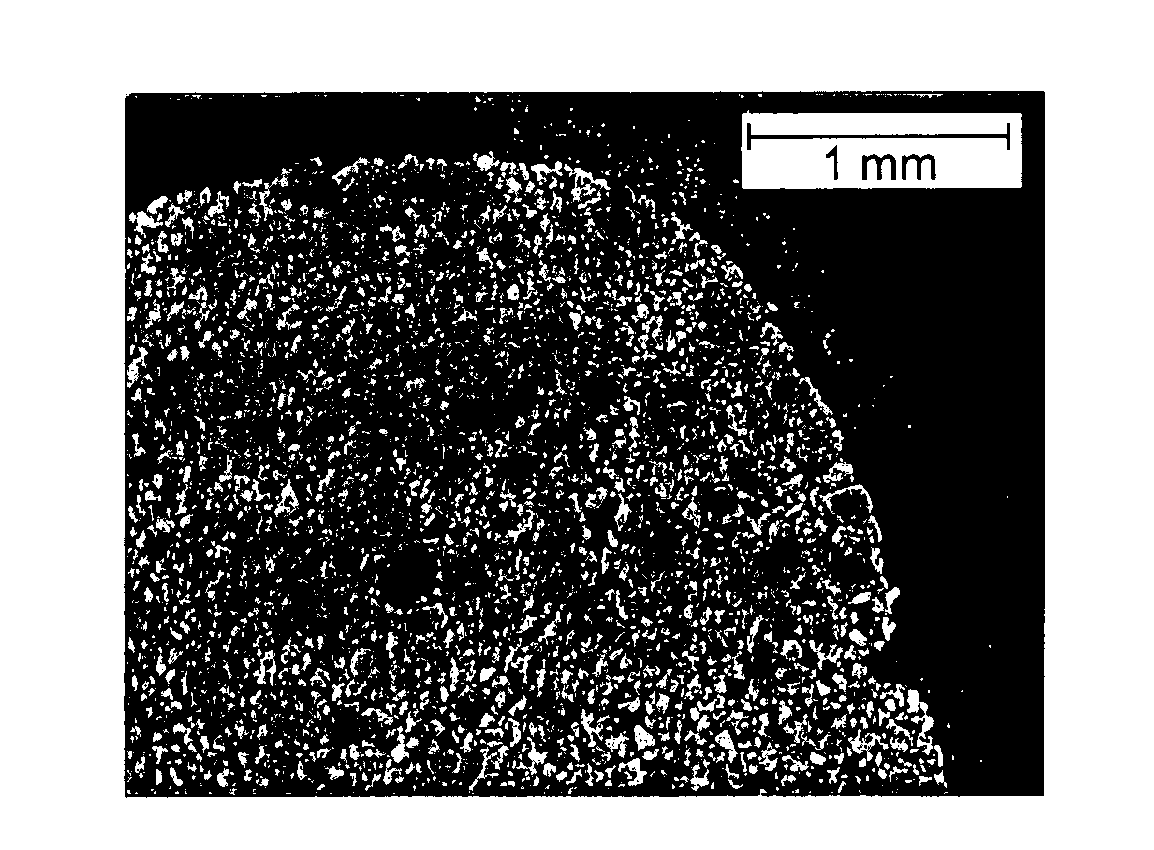 Porous metal article and method of producing a porous metallic article