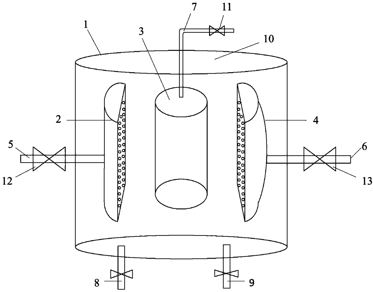 Spore production device simulating wild environment and application thereof to antrodia camphorata