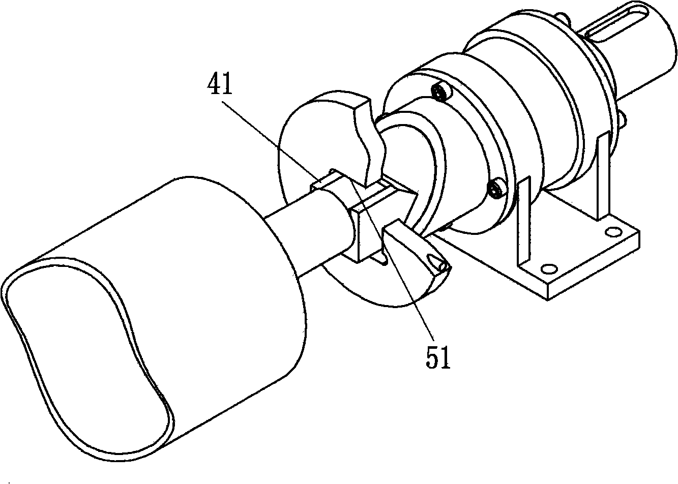 Clamping apparatus for cloth roller