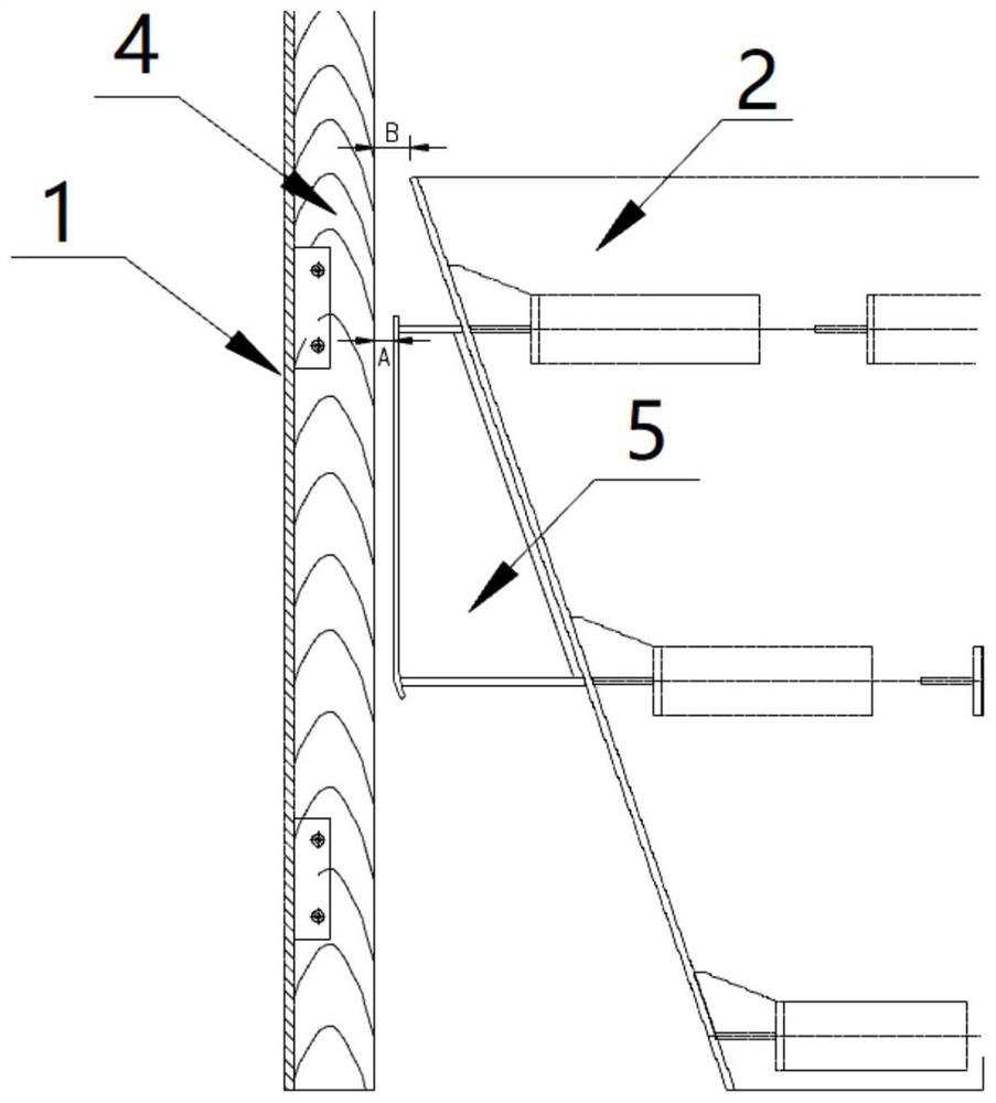 Guide and collision protection device suitable for small-gap hoisting