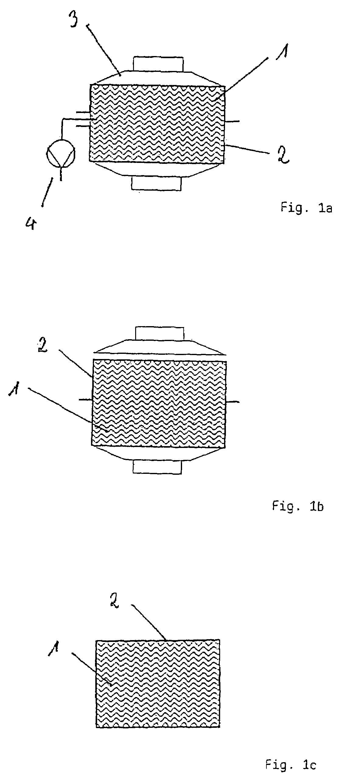 Highly compressed filter tow bales and process for their production