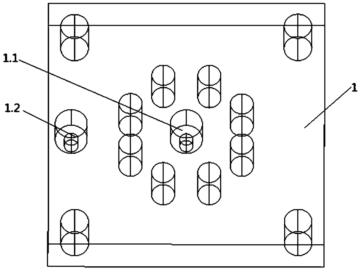 Fully dispersed passive multi-stage focusing micro-mixer and its mixing method and application