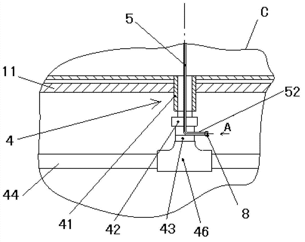 Exhaust type oil outlet device with built-in oil tanks