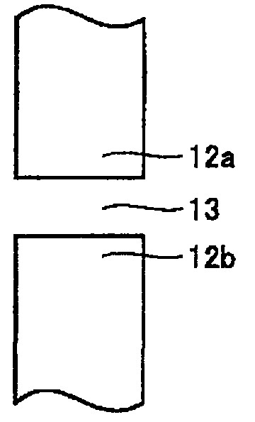 Rolling bearing and rotating shaft support structure