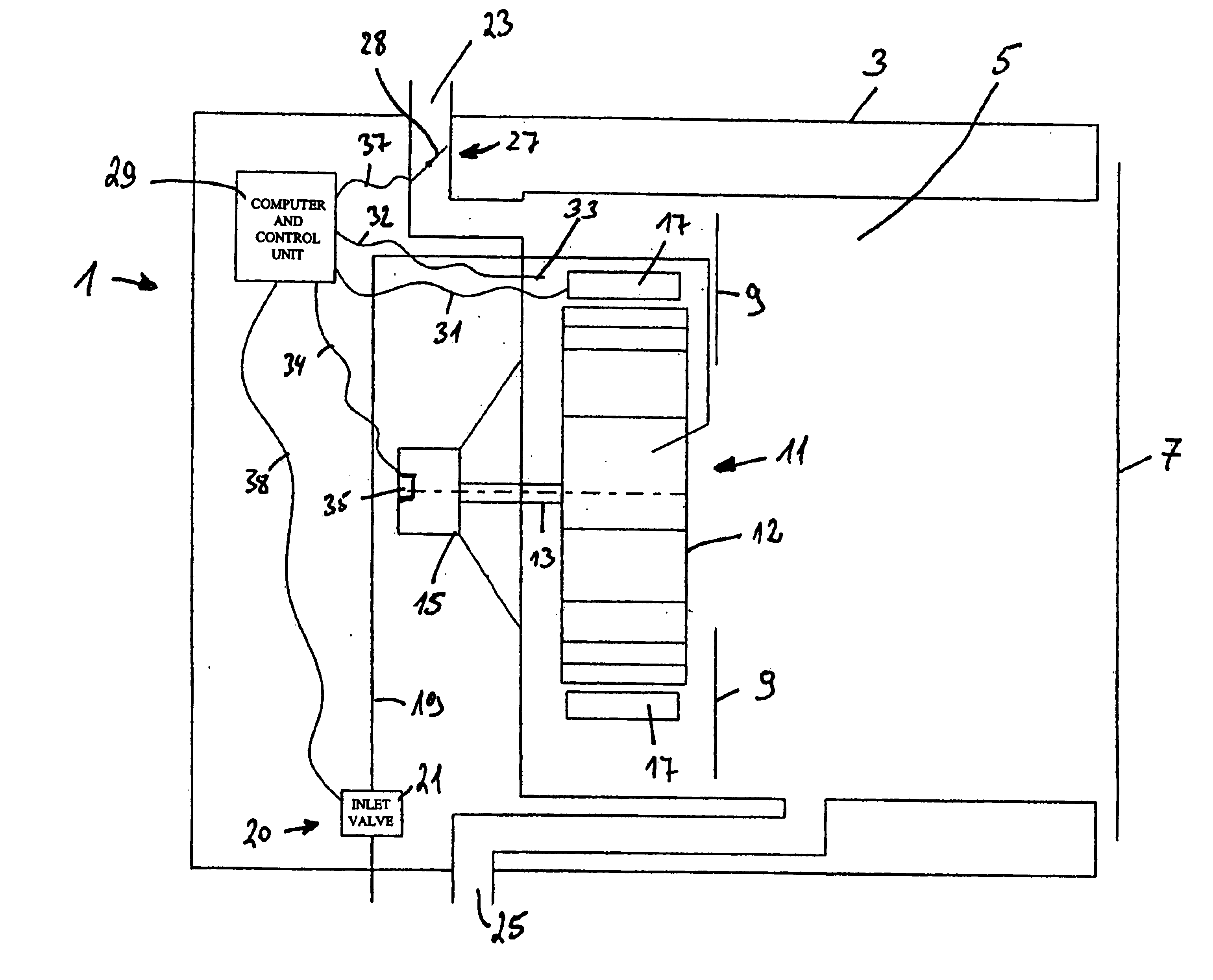 Method for detecting moisture level in apparatus for treating and preparing food and related food treatment and preparation apparatus