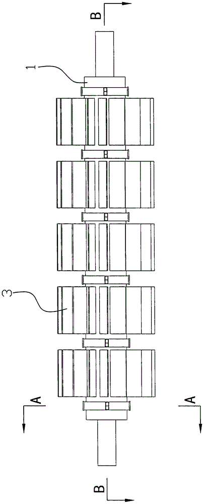 Cleaning device capable of thoroughly wiping automobile body