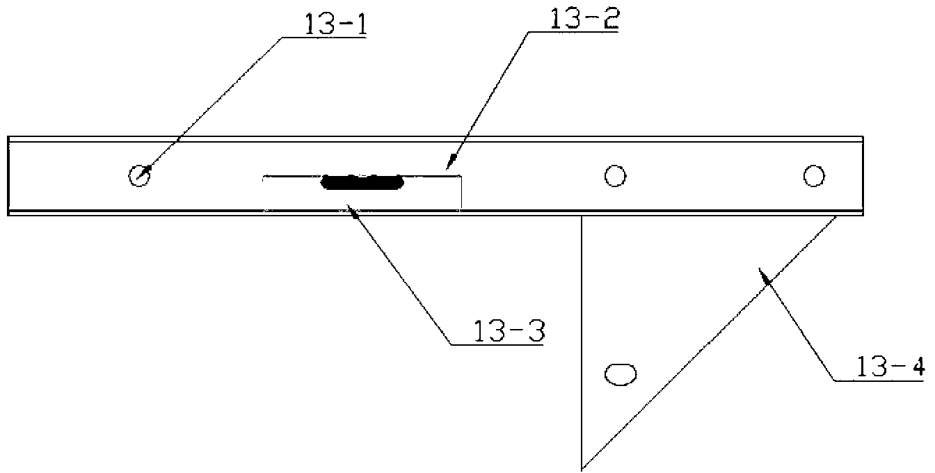 Construction method of cast-in-place concrete crash barrier with eaves
