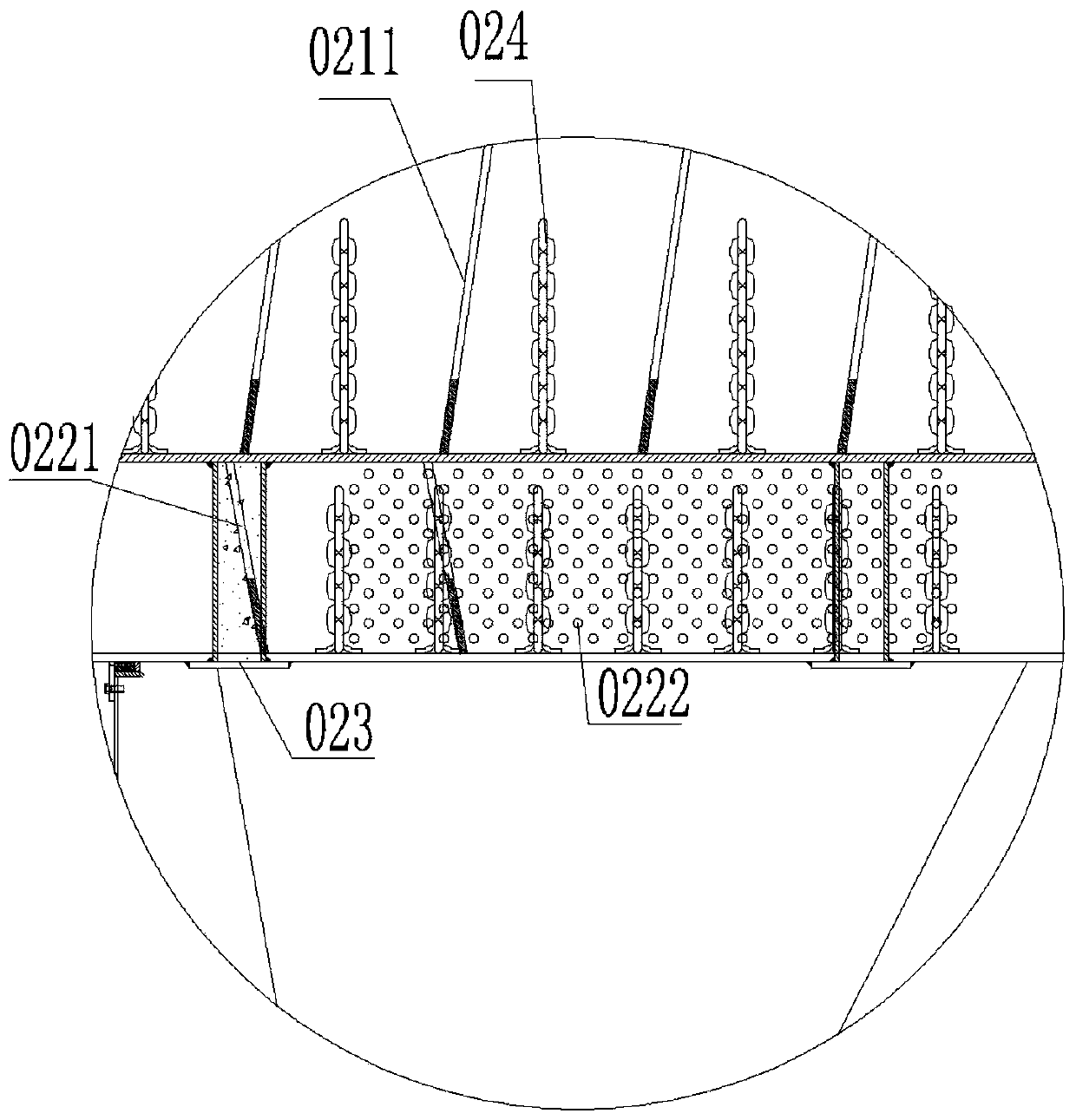 Continuous sludge oxygen-control low-temperature cracking and carbonizing integrated device