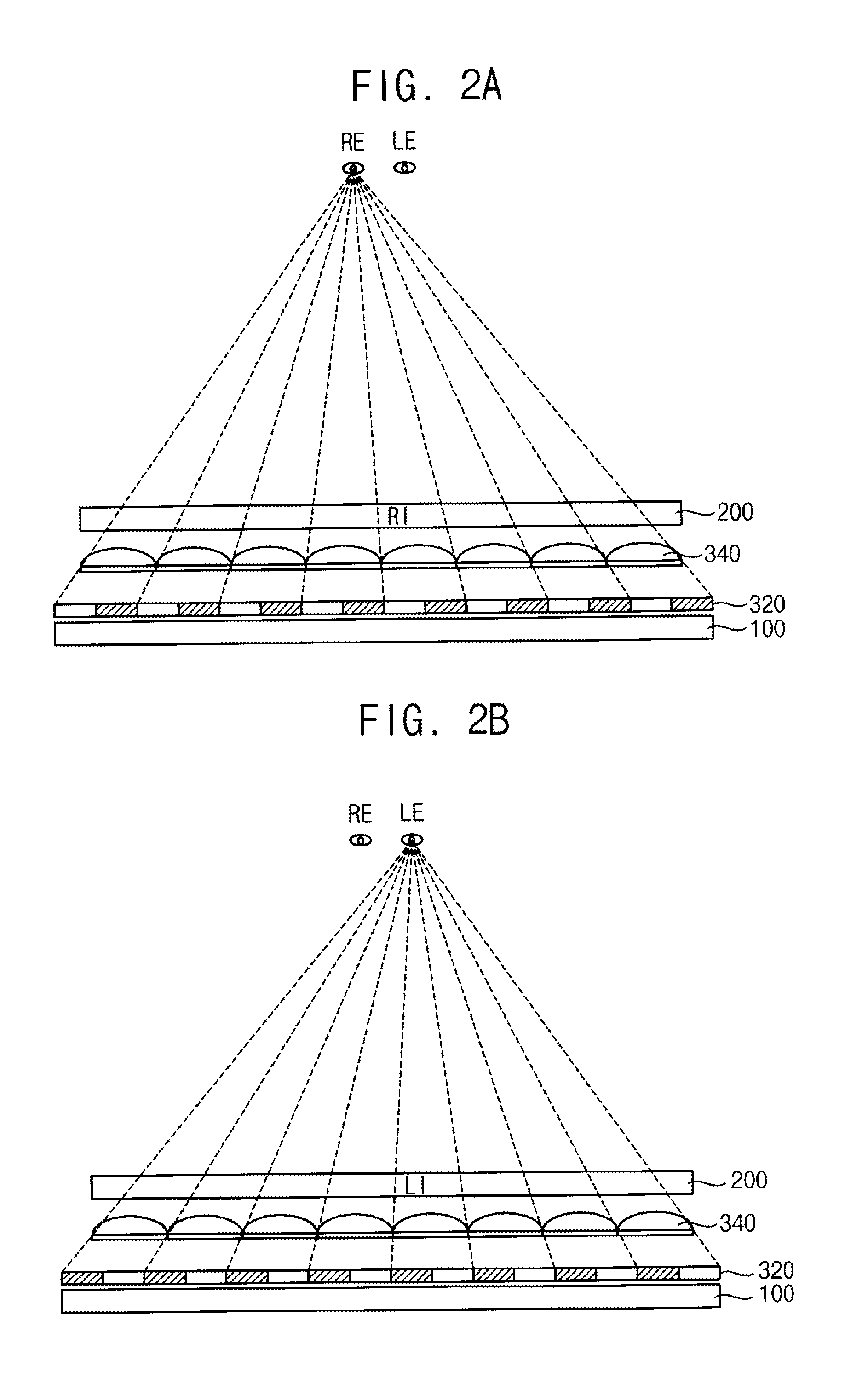 Display apparatus and method of displaying three dimensional images using the same