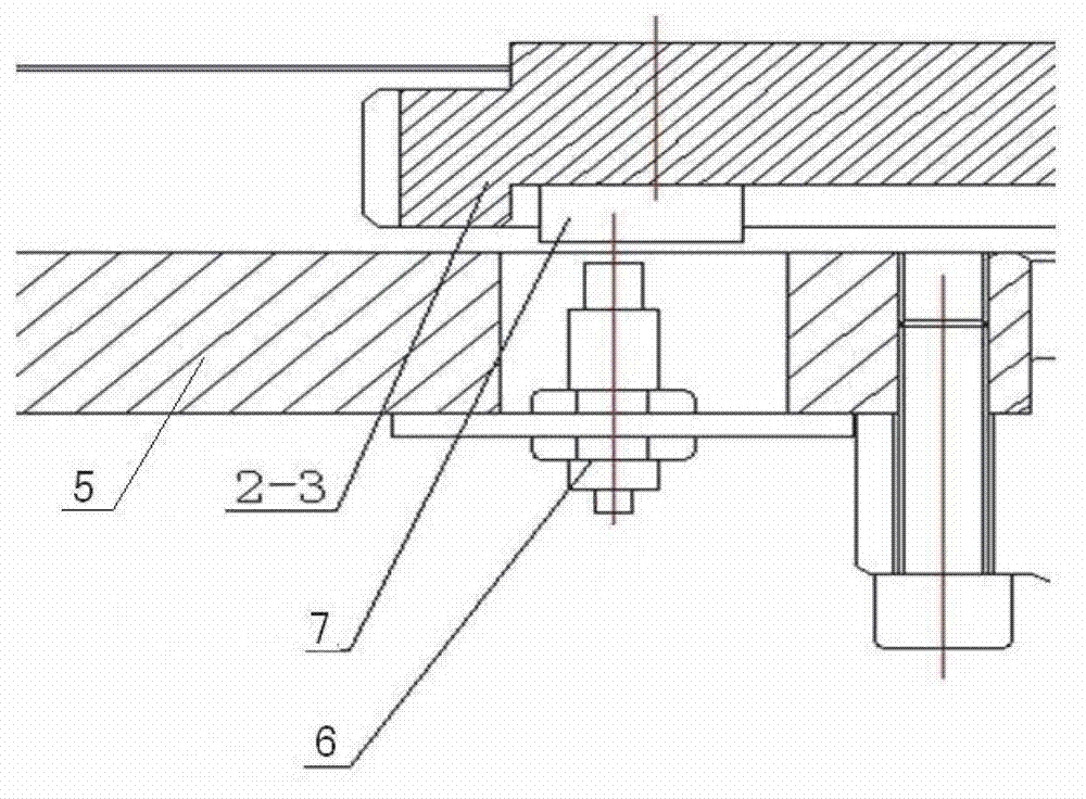 Positioning self-centering main shaft chuck capable of overturning plus or minus 180 degrees