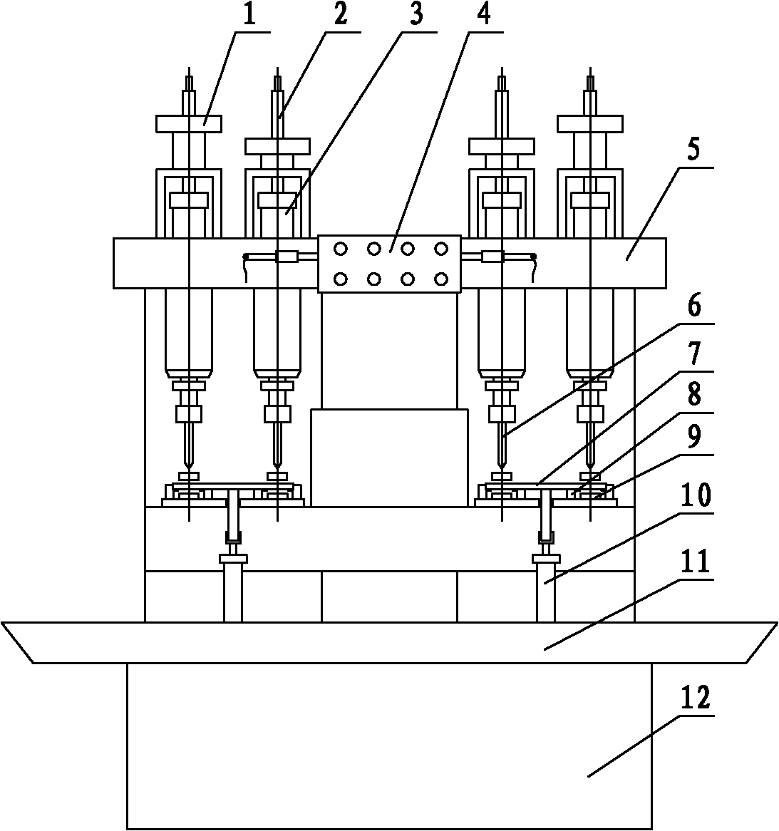 Multistation automatic perforating machine for bicycle crank