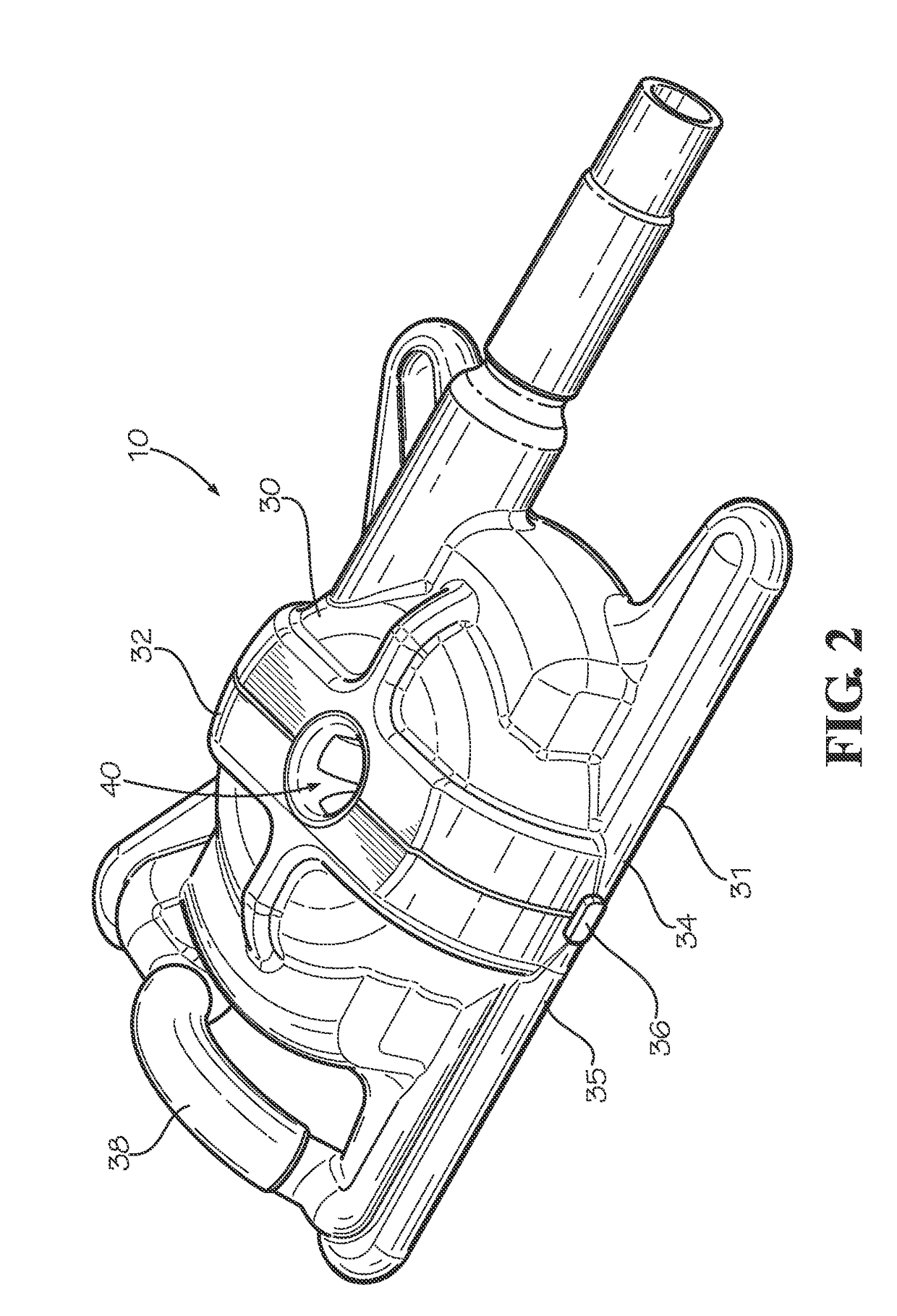 Flexible container liner wringing device