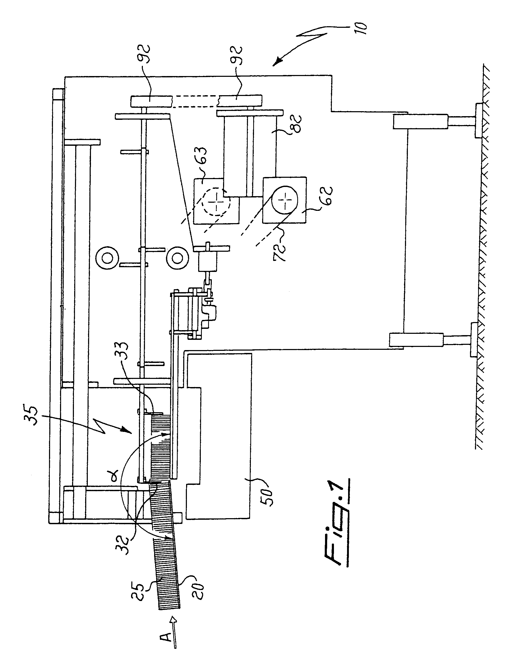 Machine and method for grouping products in stacks having a pre-set length