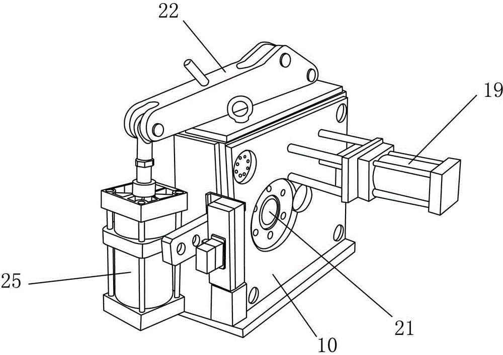 A plastic film extruder filter device with automatic slag discharge