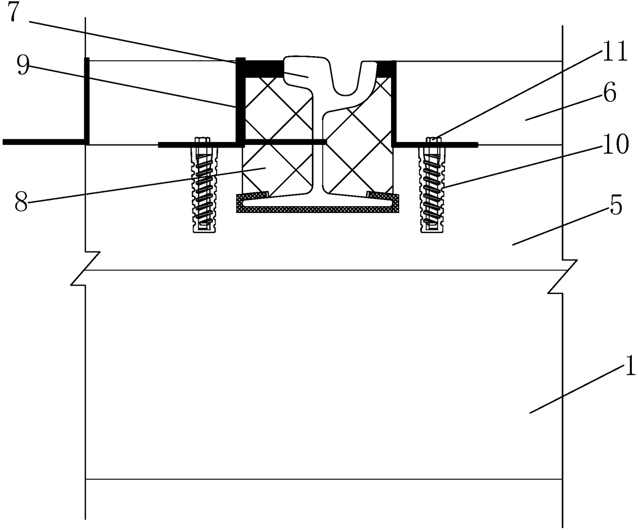 Reinforcing structure for alleviating tramcar trackside asphalt pavement cracking