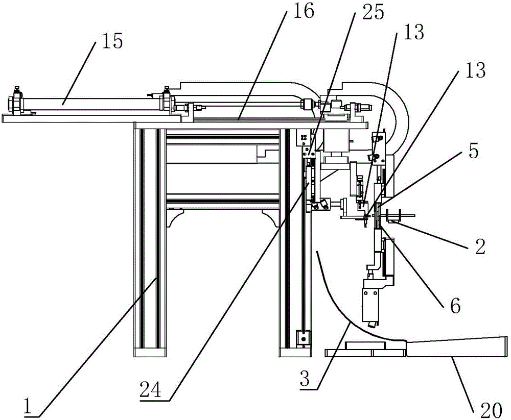 Assembling device for bottle inserting needle and conduit