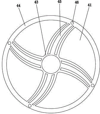 Rotating disc type dynamic membrane separating assembly