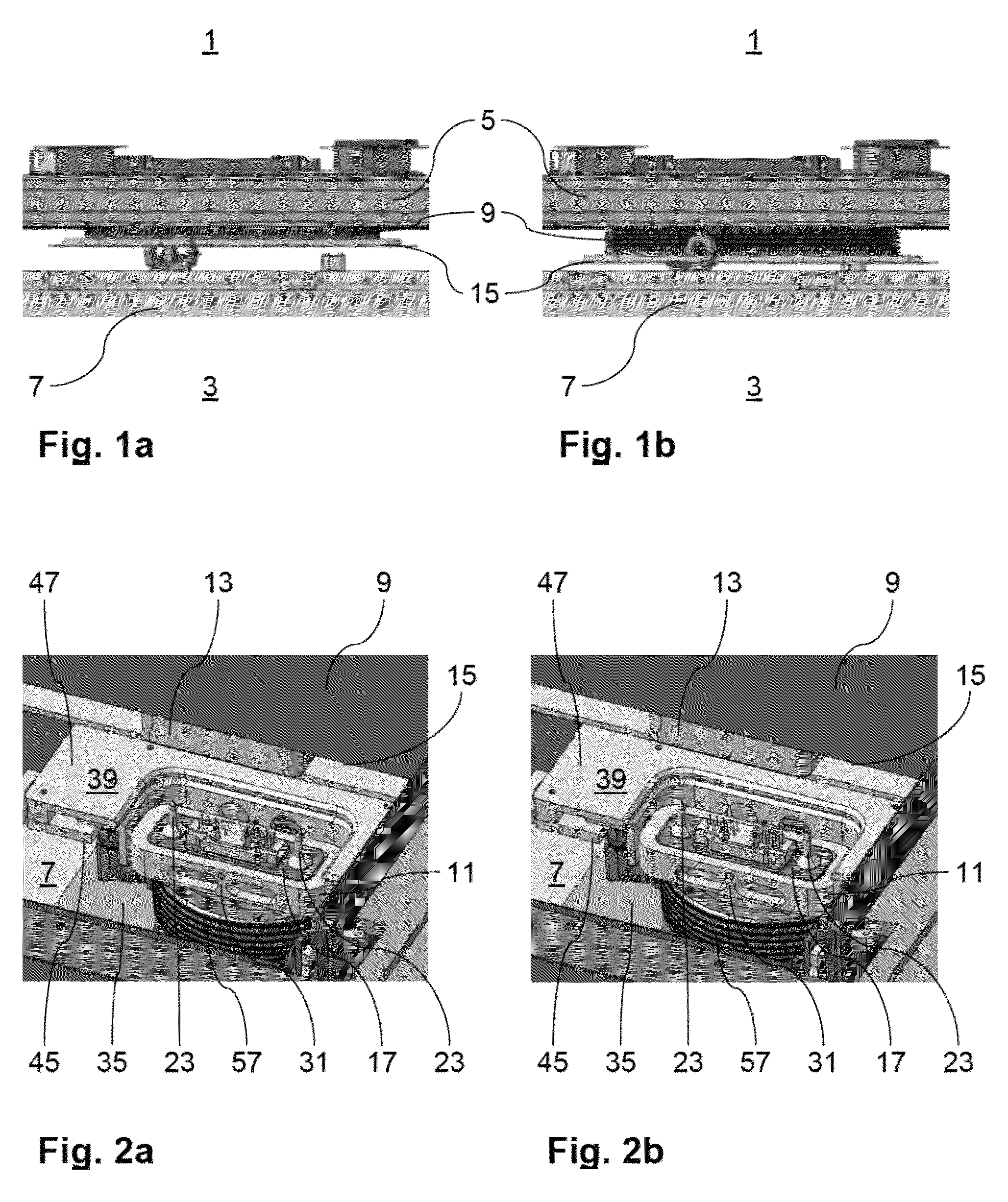 Self-aligning connector for data and/or power transmission