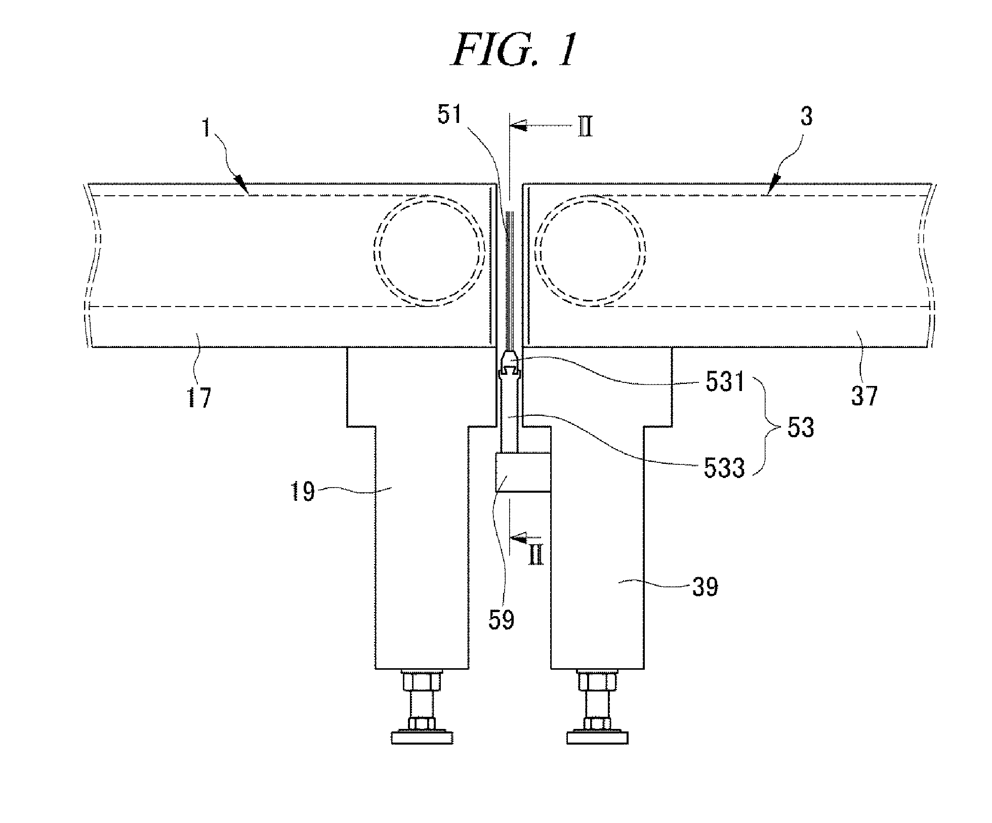 Baggage jamming prevention structure and belt conveyor device including same