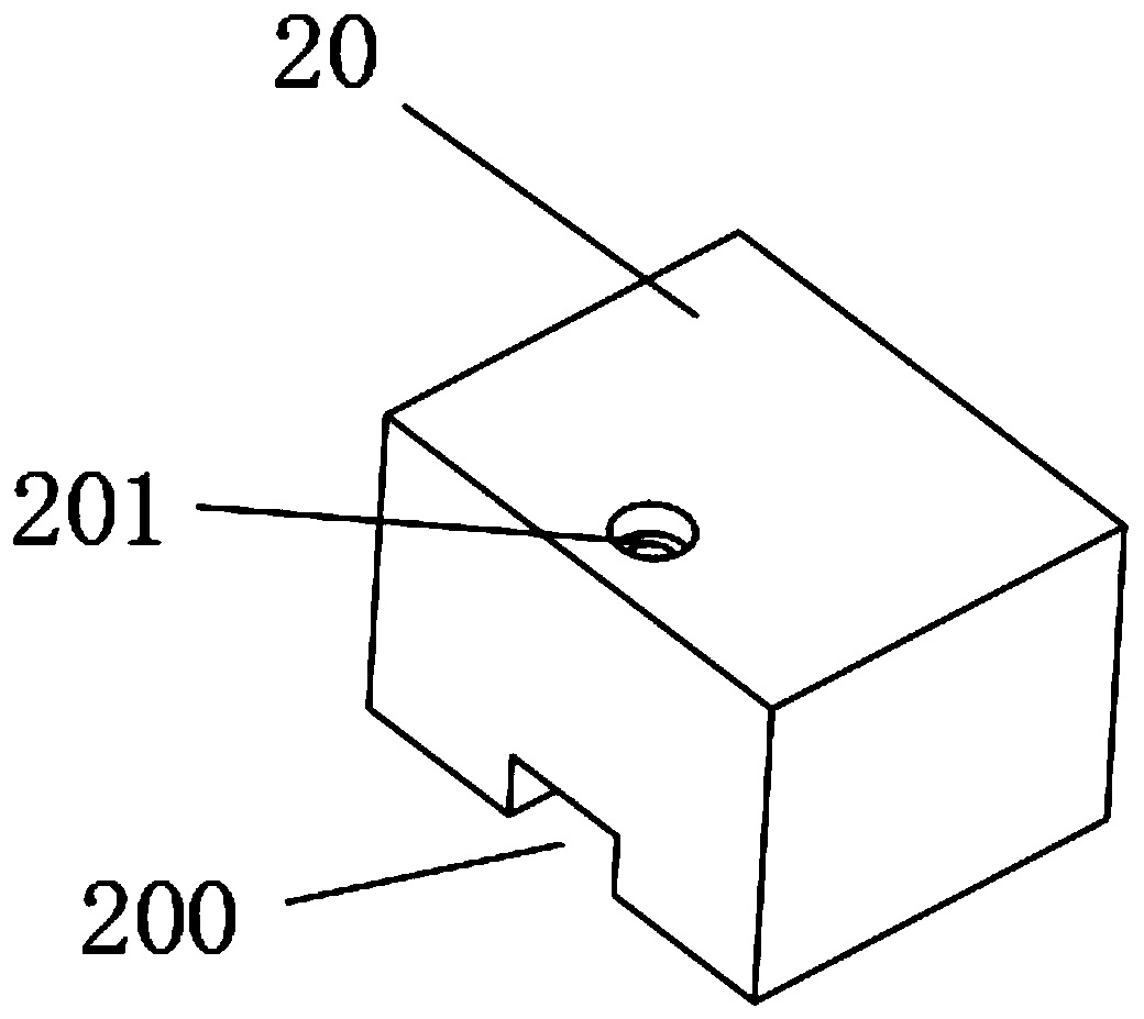 Equipment capable of polishing and cleaning shaft simultaneously