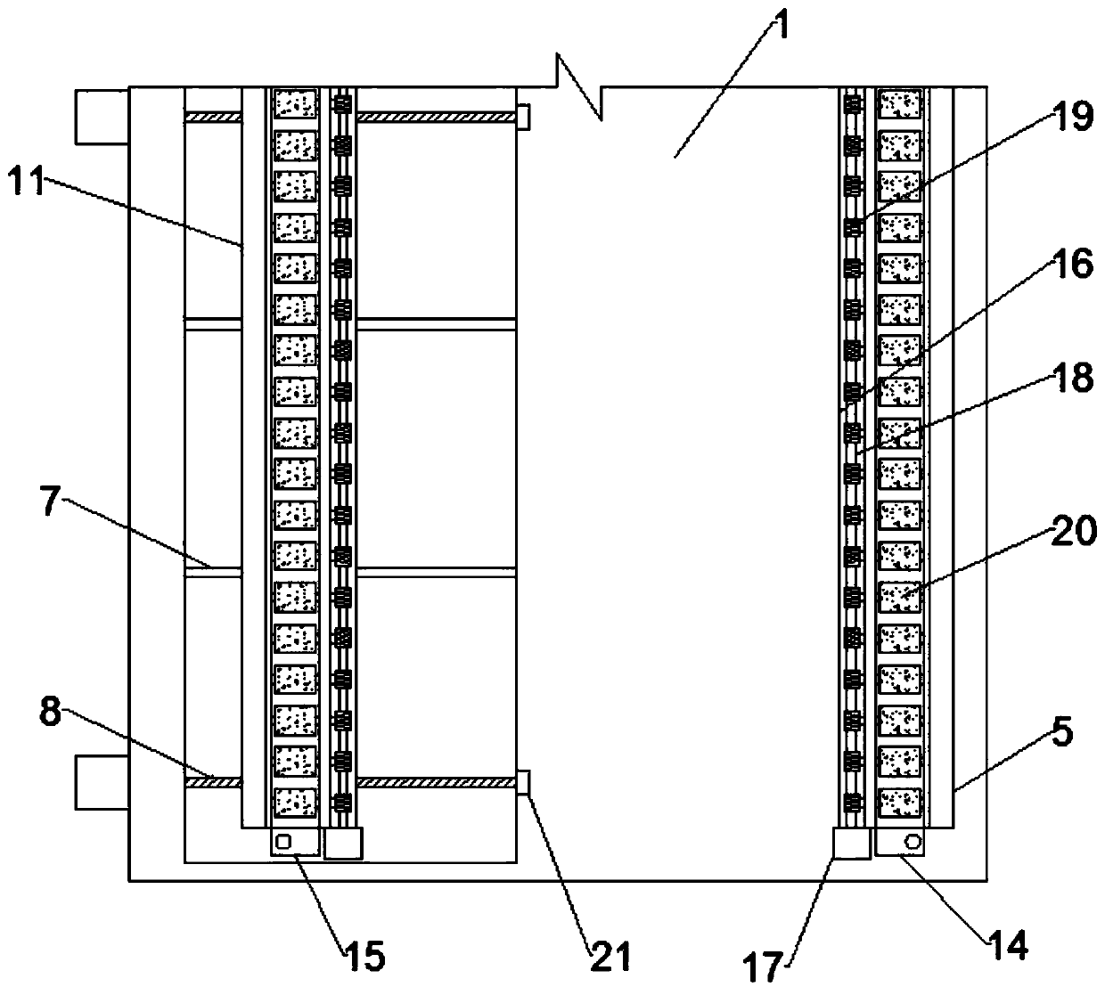 Width adjusting device for U code feeder of punch press