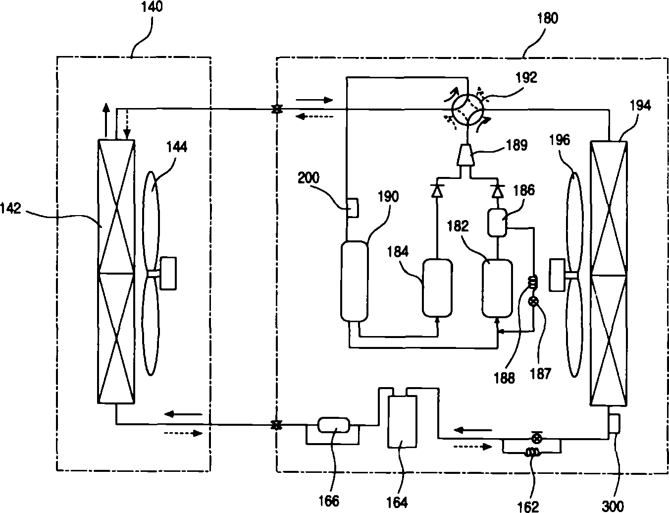 Outdoor fan controlling method for air conditioner under overloading state
