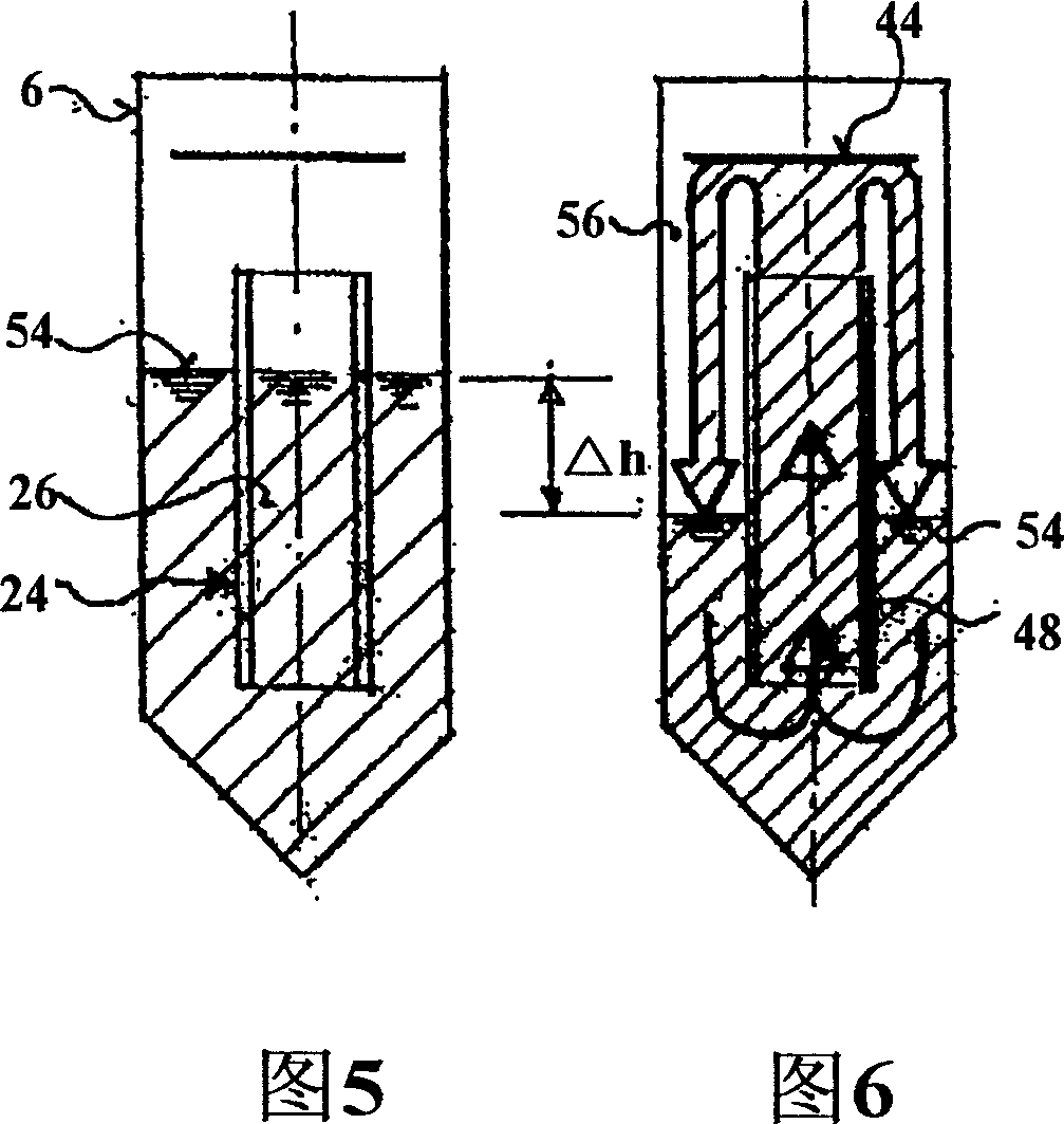 Material solubiliser reactor for hydrolysis and/or wet fermentation and waste treatment plant with such a solubiliser and reactor