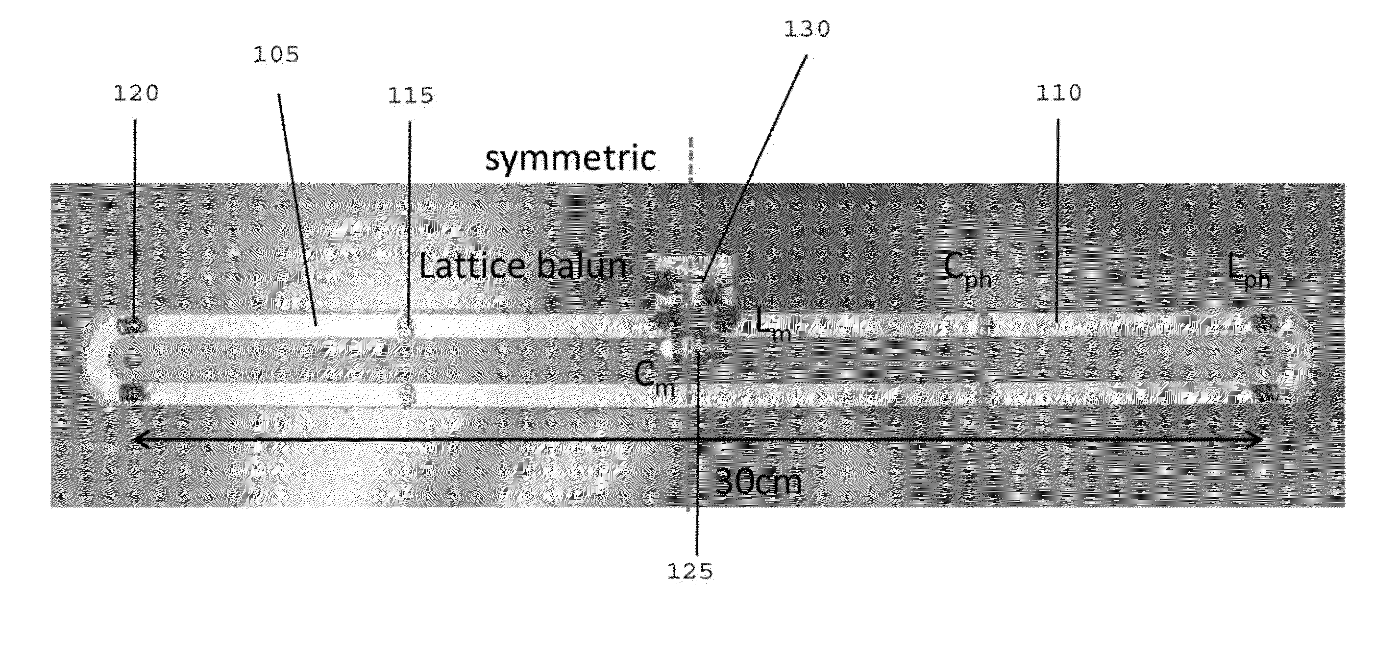 Modified folded dipole antenna arrangement