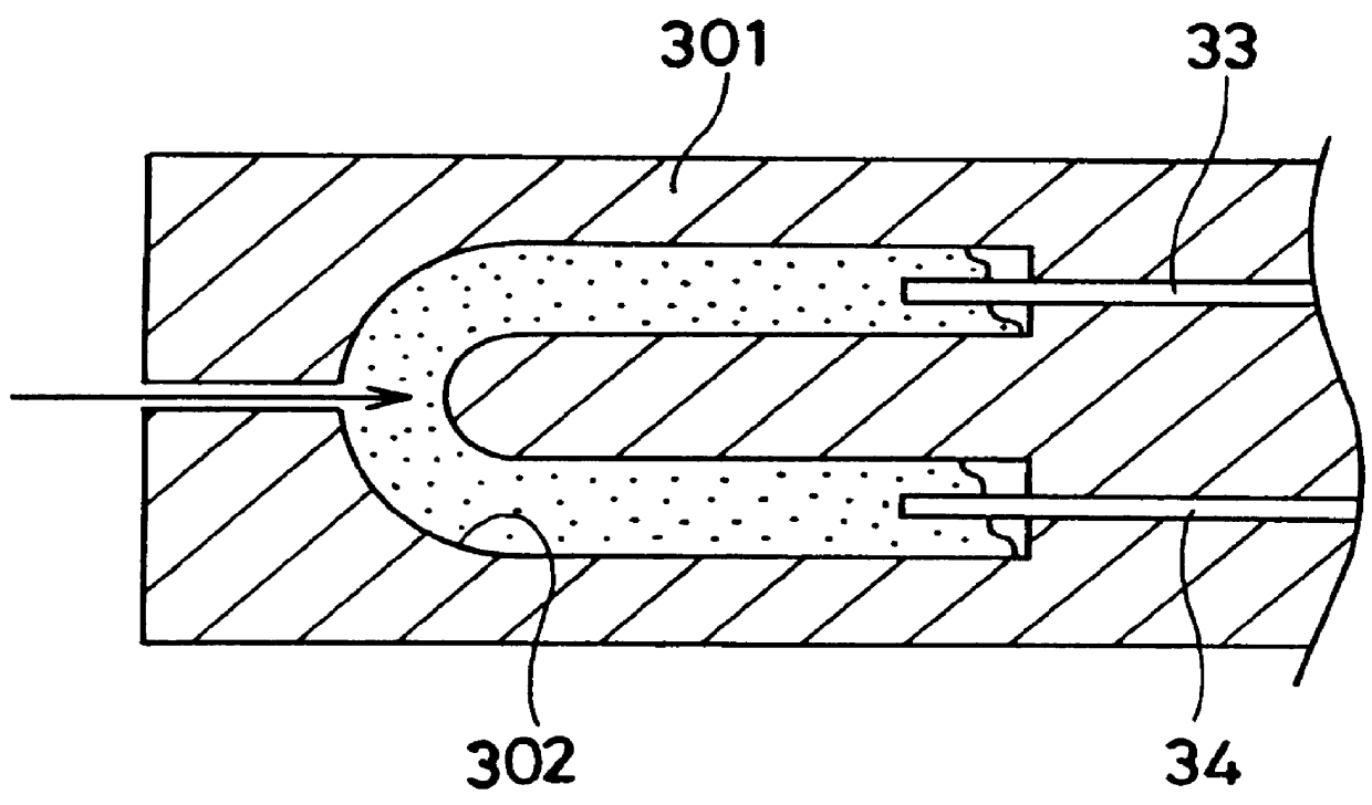 Ceramic heater, a method of making the same and a ceramic glow plug having the ceramic heater