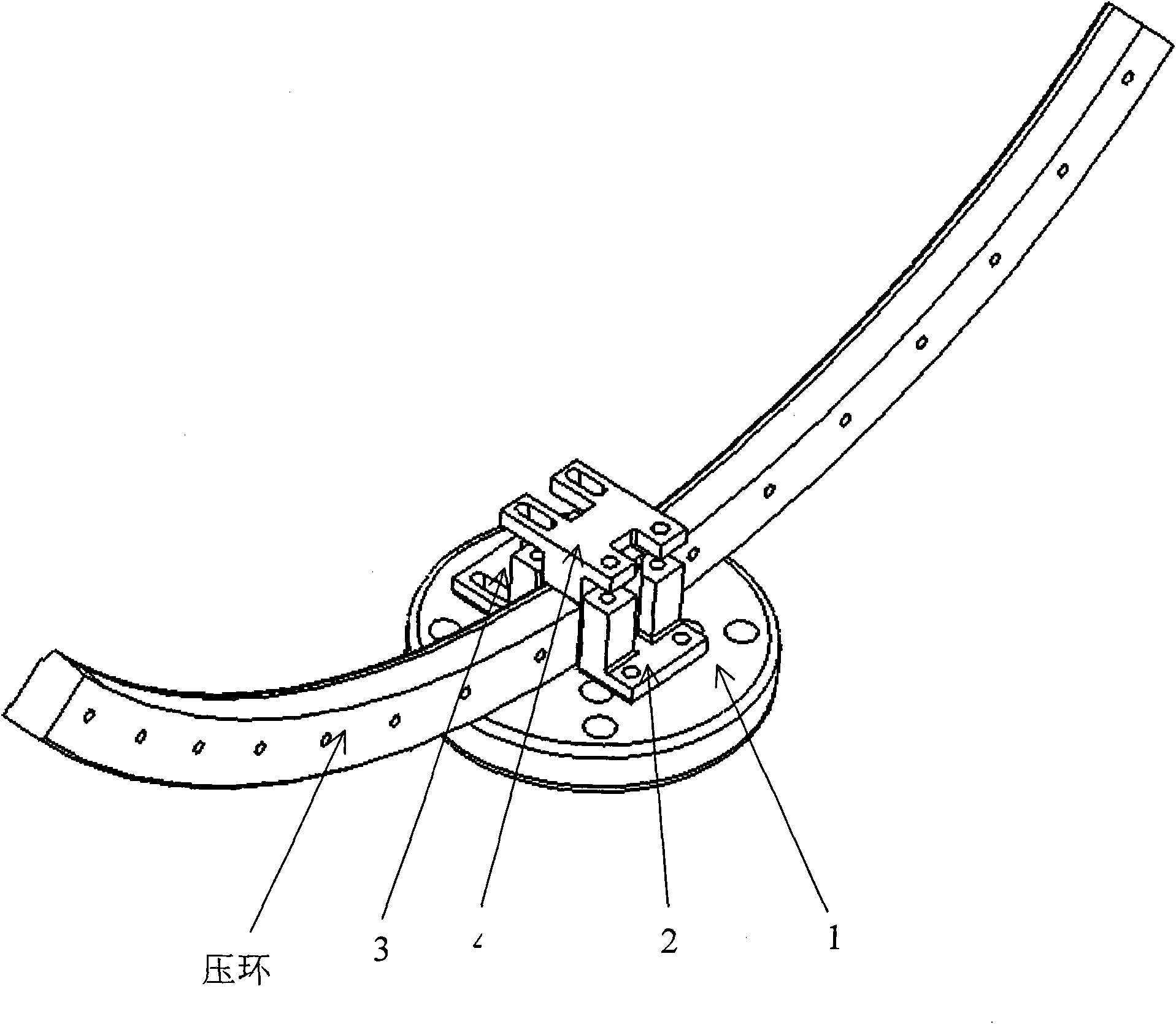 Clamping device in vibration distressing of satellite mechanical experiment pressure ring