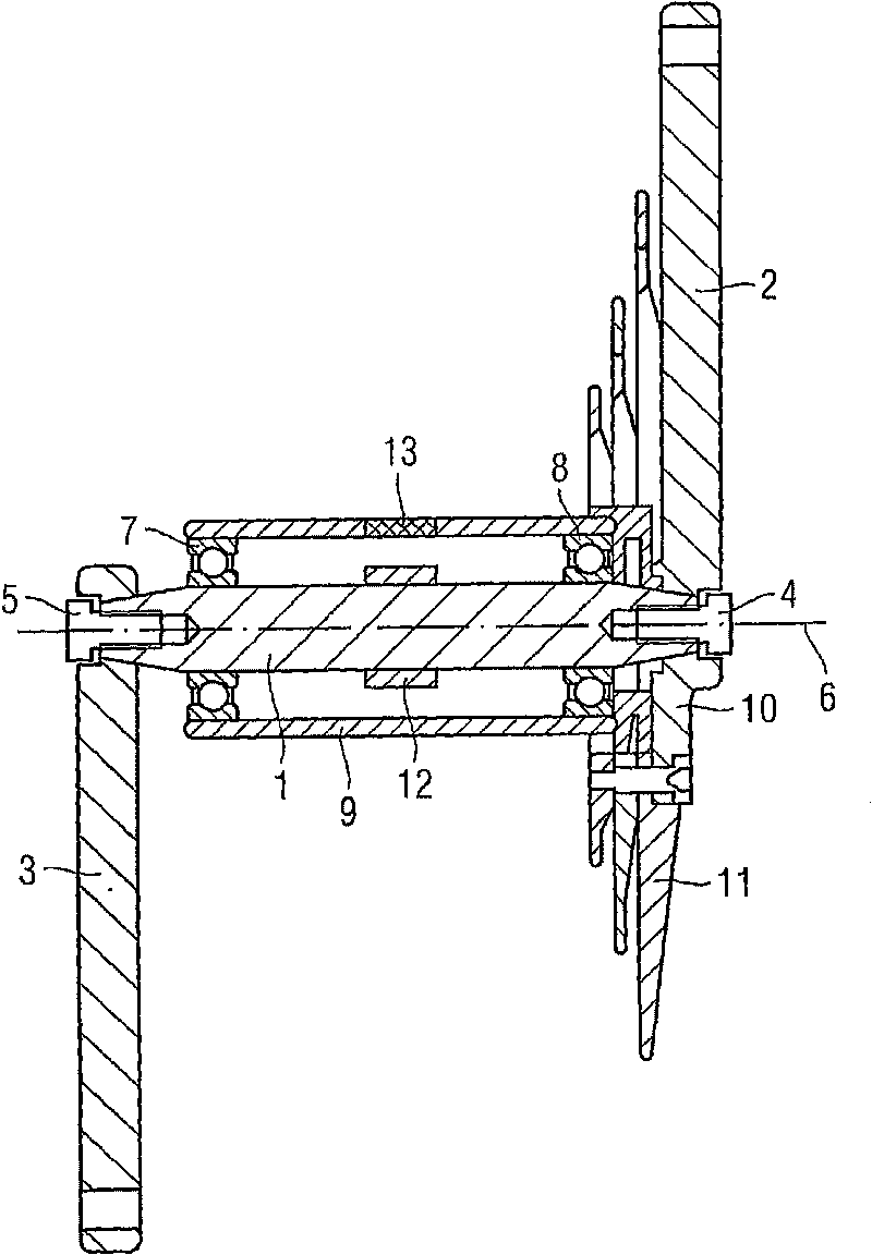 Drive device comprising a drive shaft and a device for detecting torque