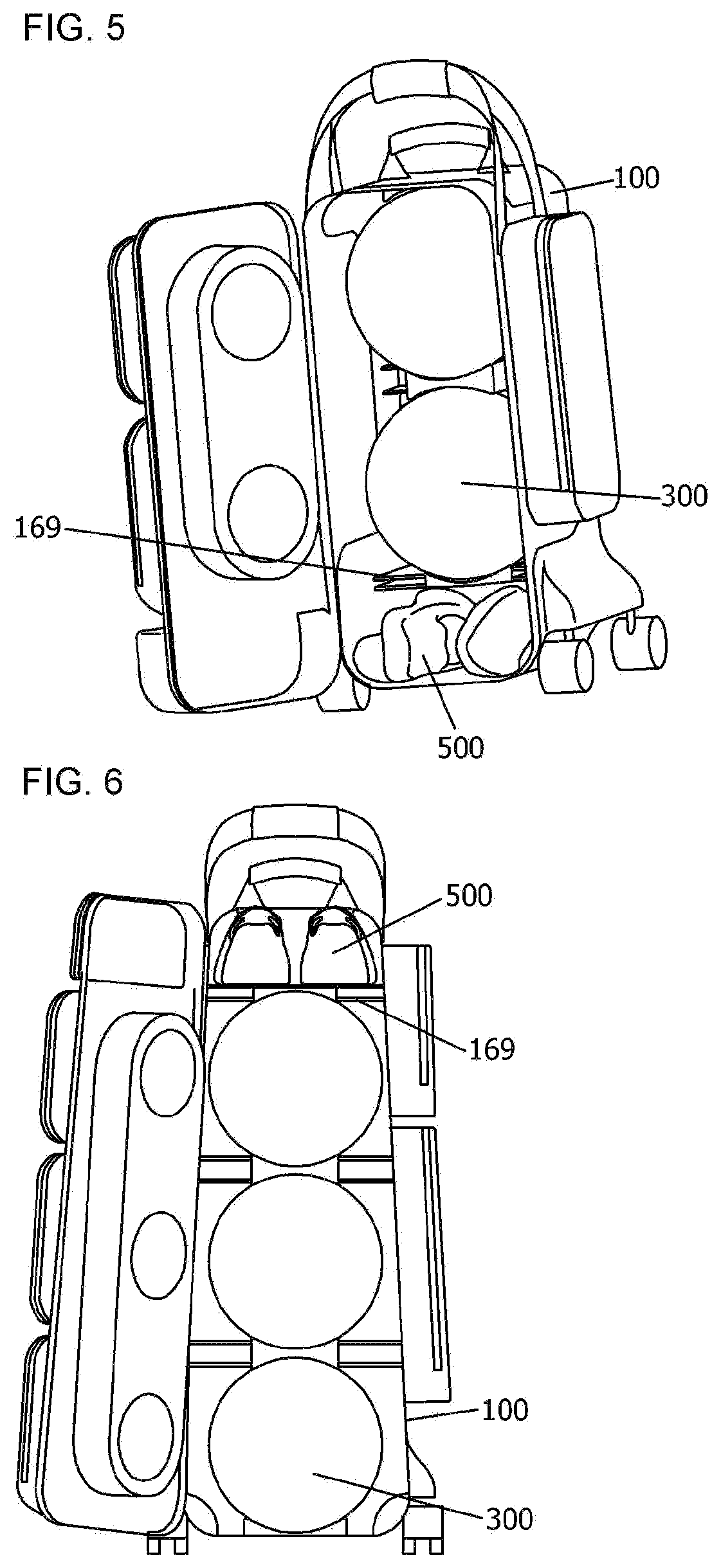 Horizontally movable bowling bag capable of preventing movement of bowling ball