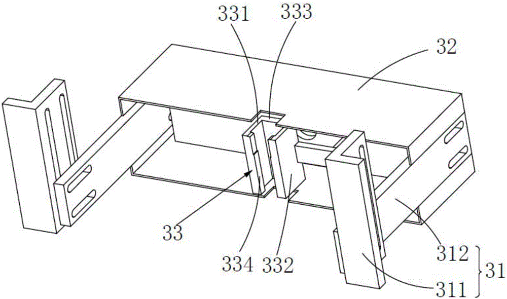 Polishing machine with circulating discharging device