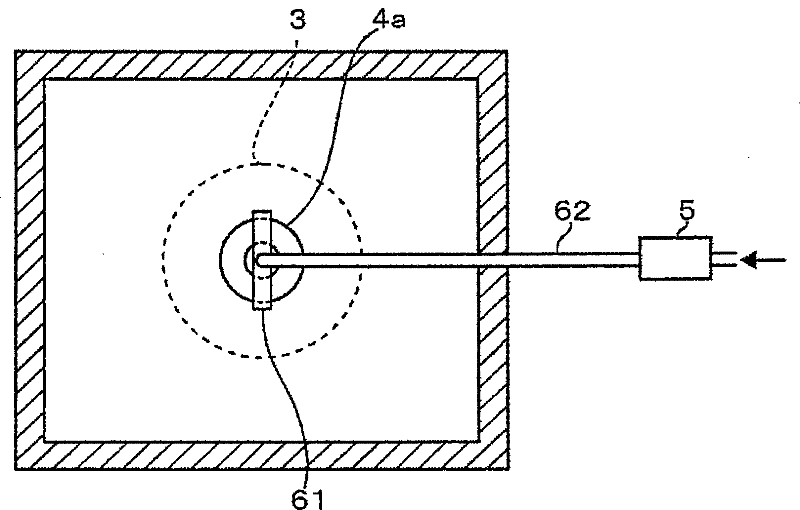 Detecting device and detecting method