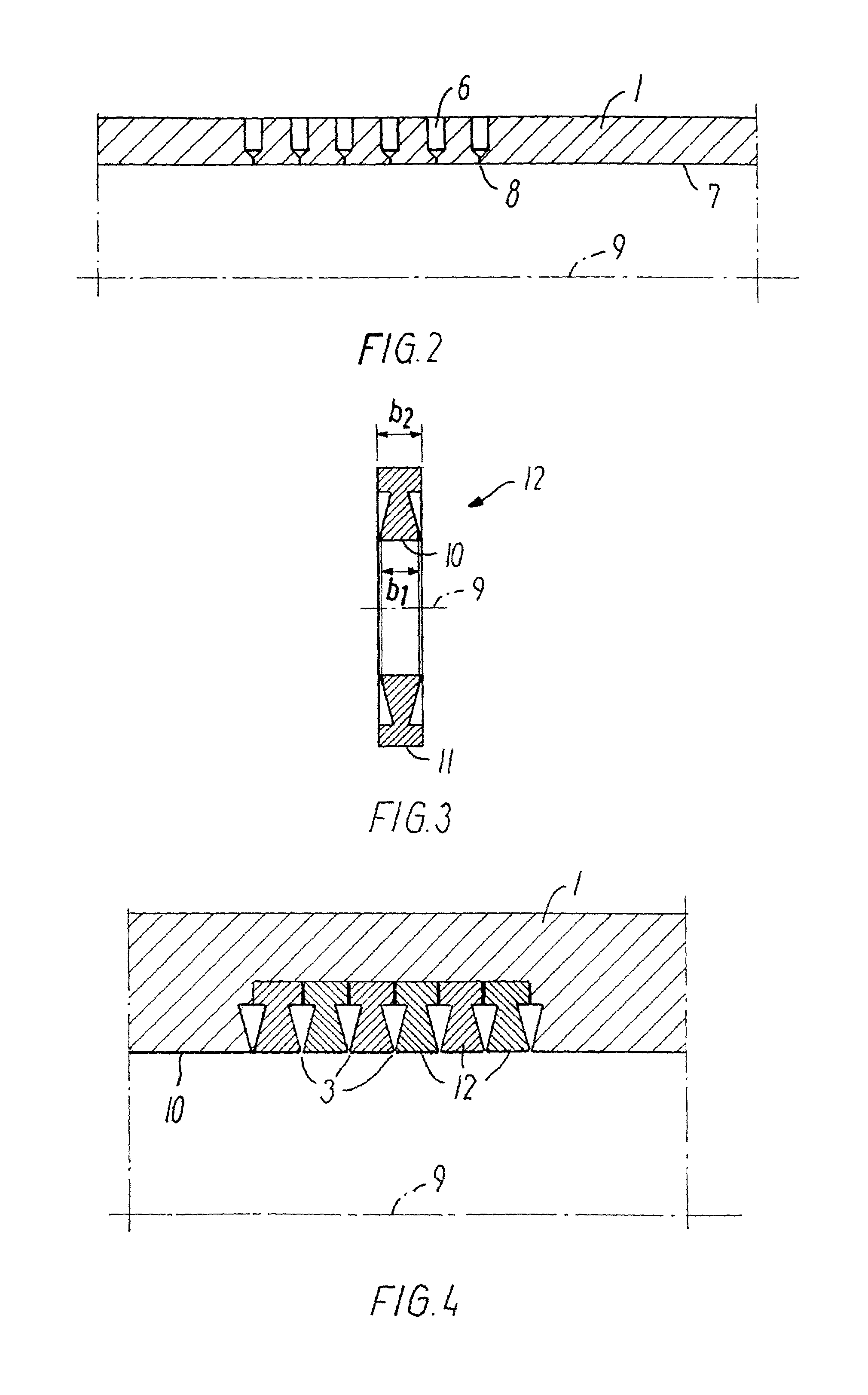 Extruder for producing bodies of consolidated particulate material