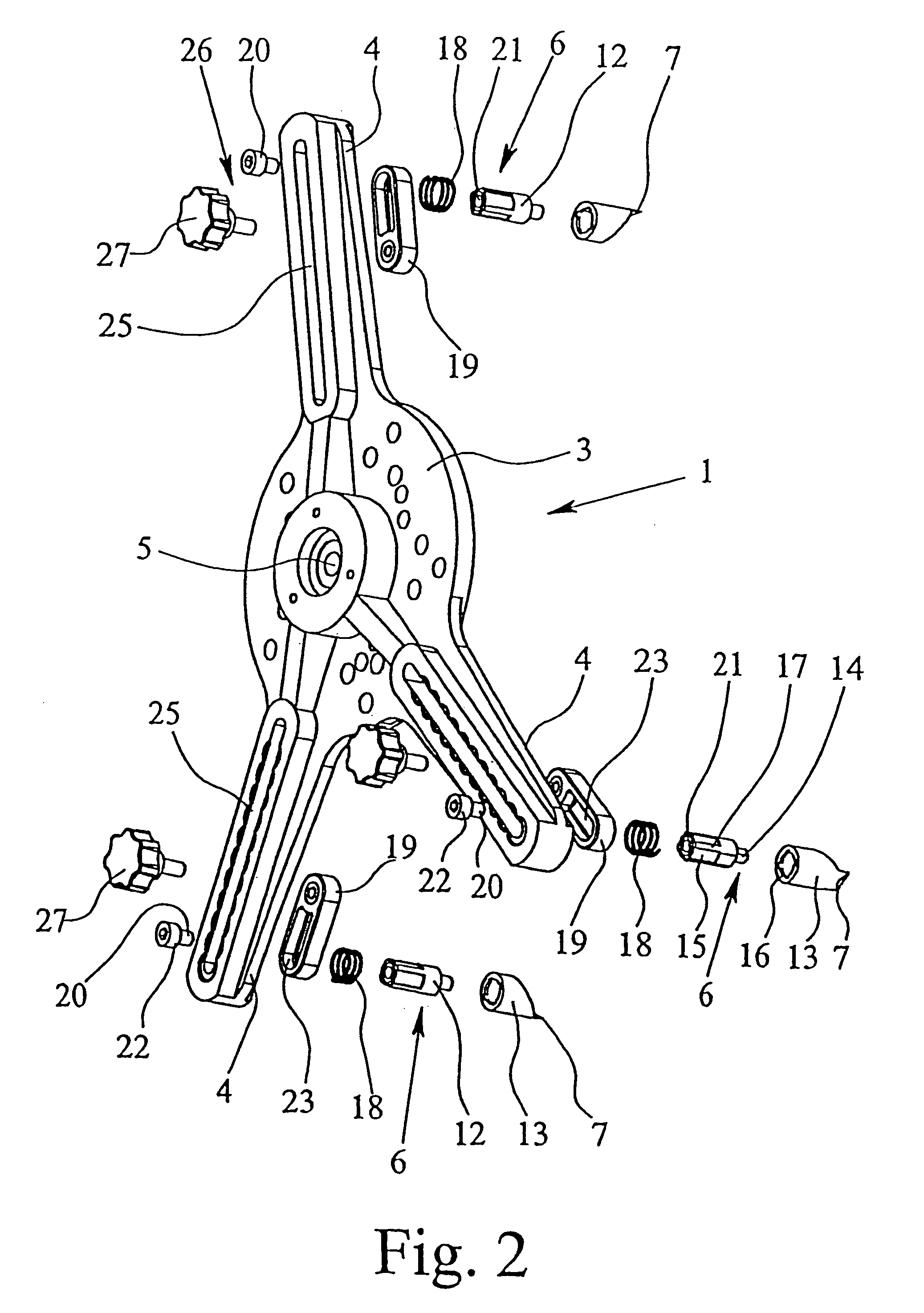 Retaining device for a wheel alignment analyzer
