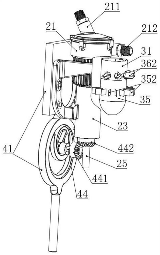 Cyclic heating energy-saving water heating device capable of keeping constant temperature and using method thereof