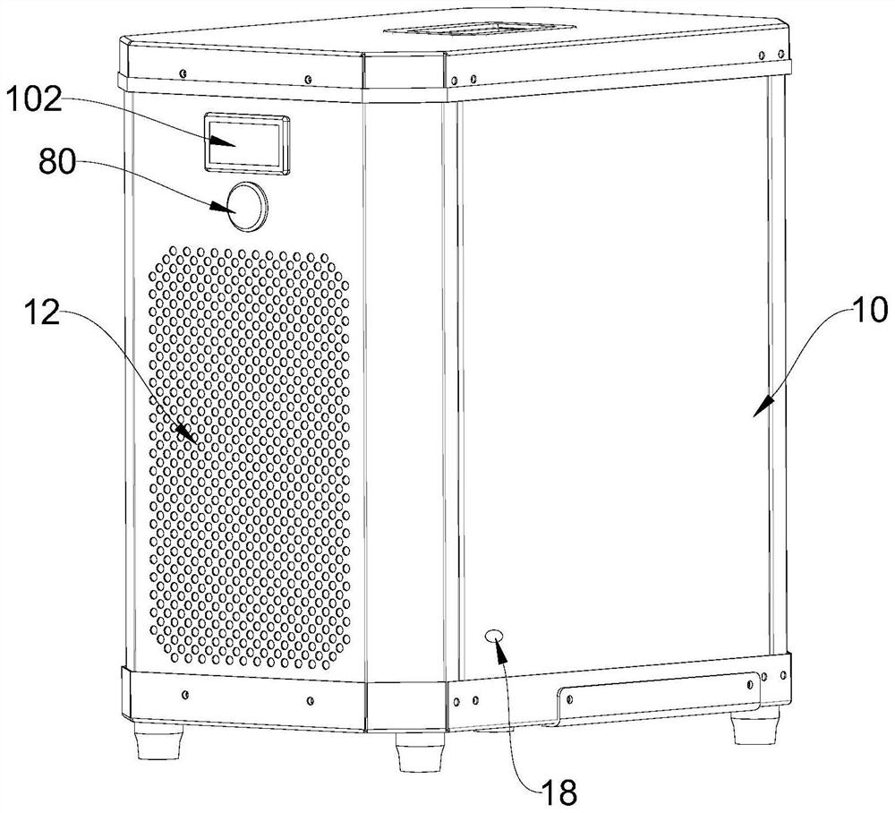 Plasma fire-fighting smoke-removing device and smoke-removing life-saving method thereof