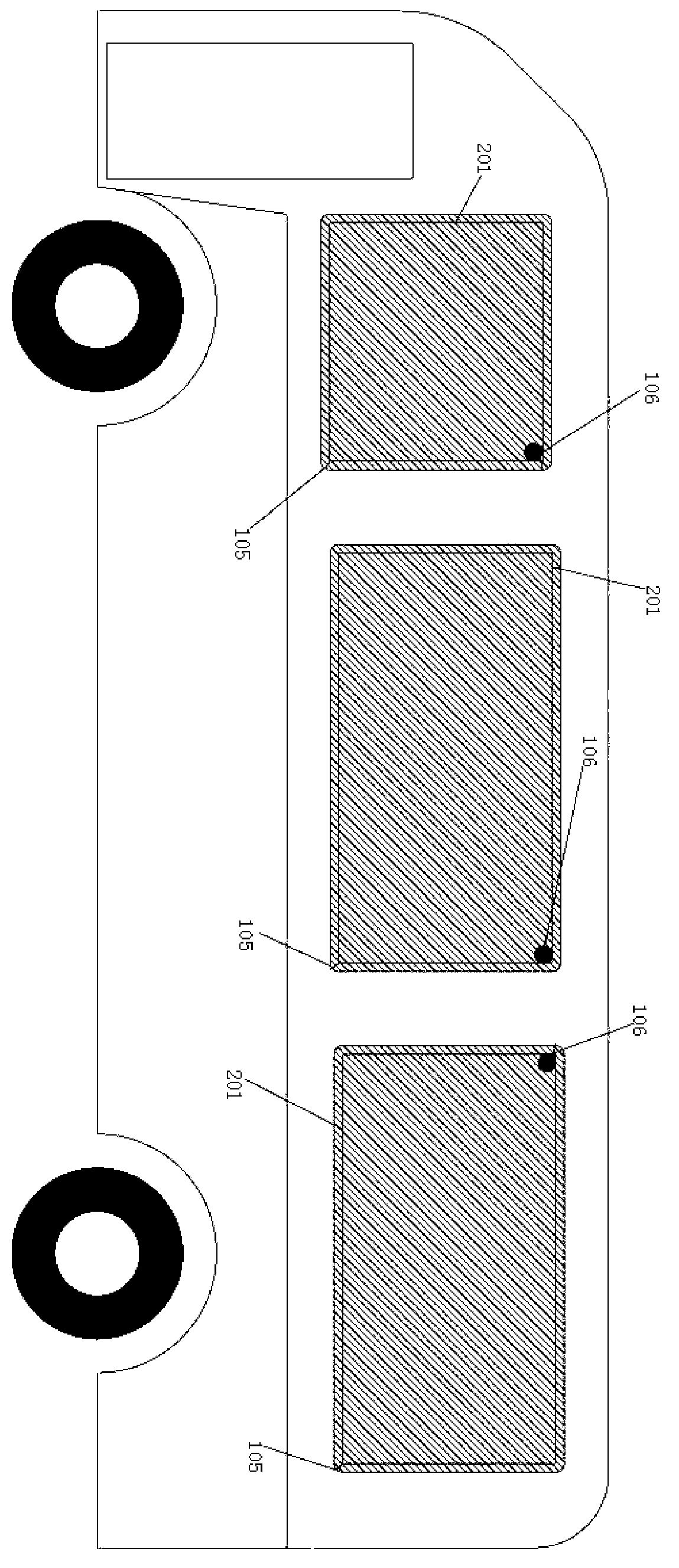 Traction-type vehicle window glass breaking device and method