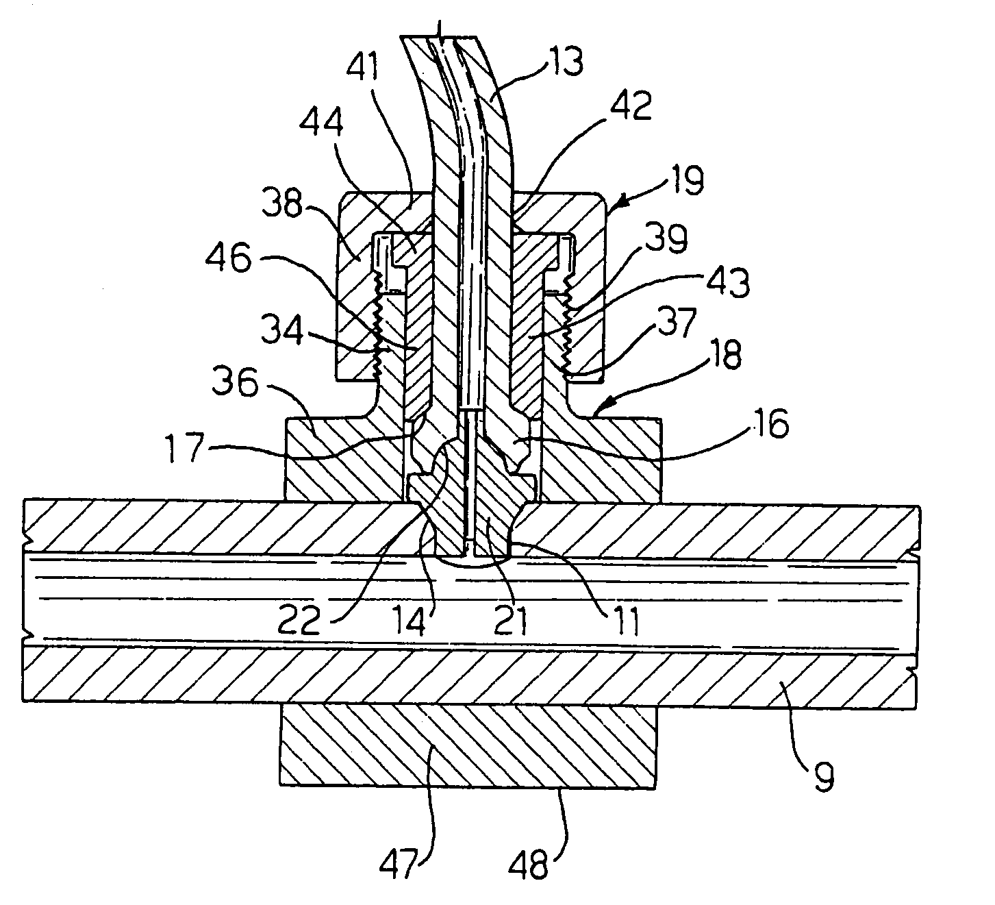 Device for connection between a rail for fuel under pressure and at least one injector, for an internal-combustion engine