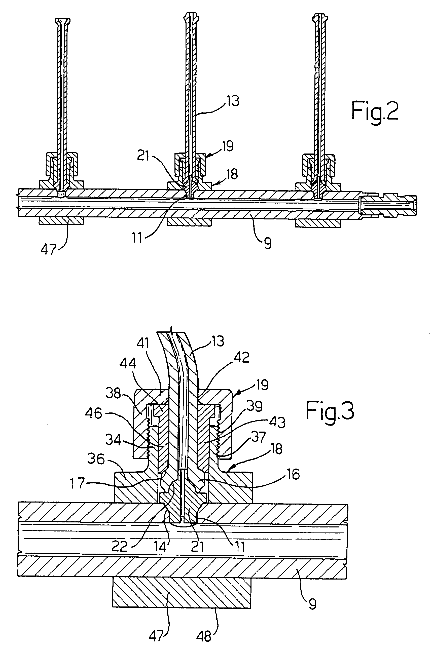 Device for connection between a rail for fuel under pressure and at least one injector, for an internal-combustion engine