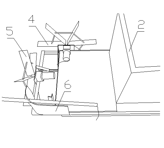 Bait throwing device capable of automatically patroling shrimp pond and bait throwing method