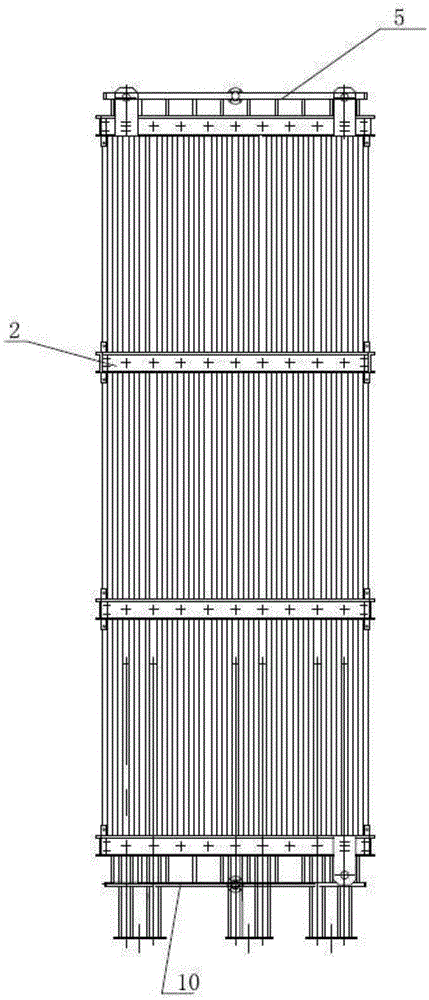 Air bath type vaporizer with communication bends