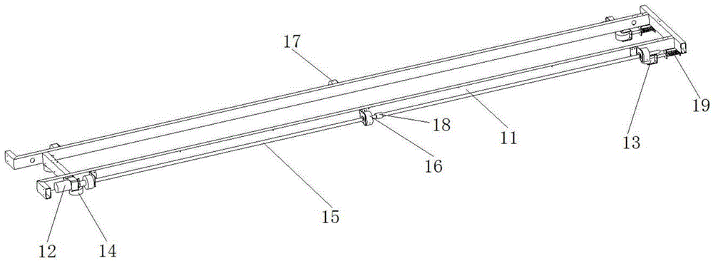 Photovoltaic module cleaning device and cleaning method thereof