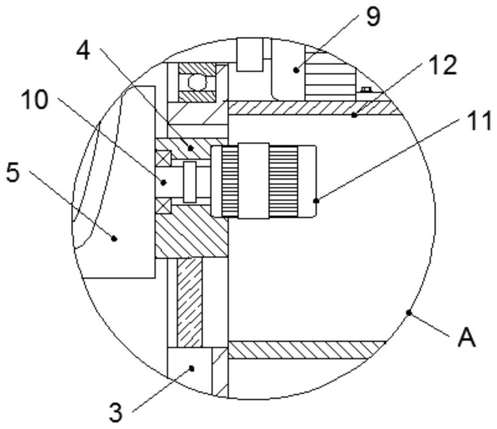 Automatic silicon carbide micro-powder separating and grinding device